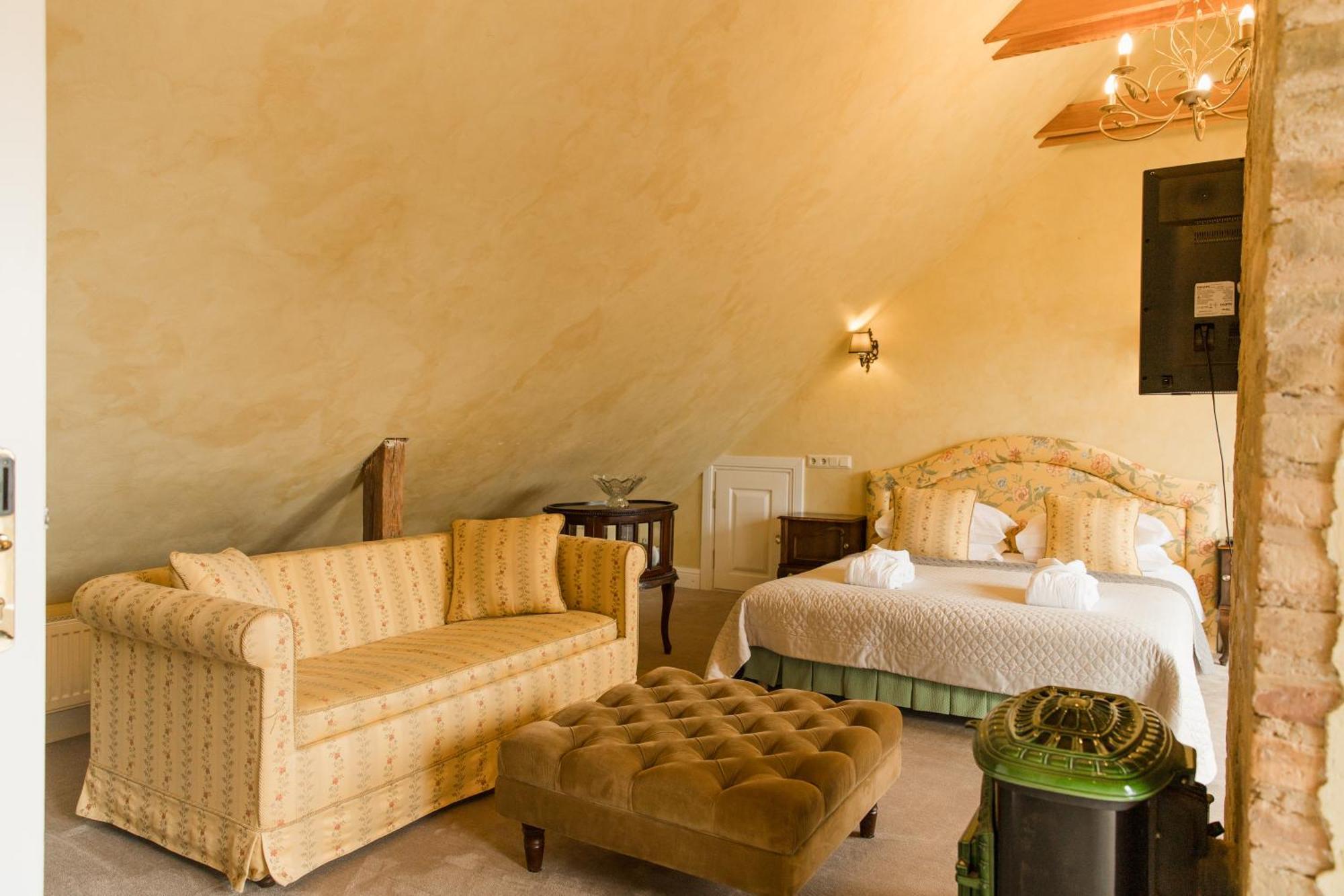 Apvalaus Stalo Klubas Gastro & Spa Hotel Trakai Bilik gambar